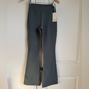 Mate the Label Organic Stretch Bootcut Pant in Forest, Size Small